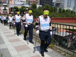 高齢者疑似体験で街の中へ