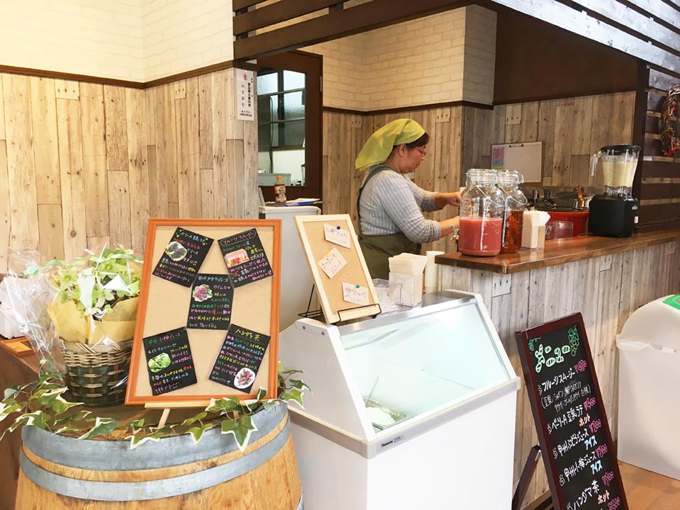 地産CAFE&SHOPけあふぃっとふぁーむ