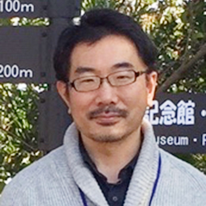 岡崎氏