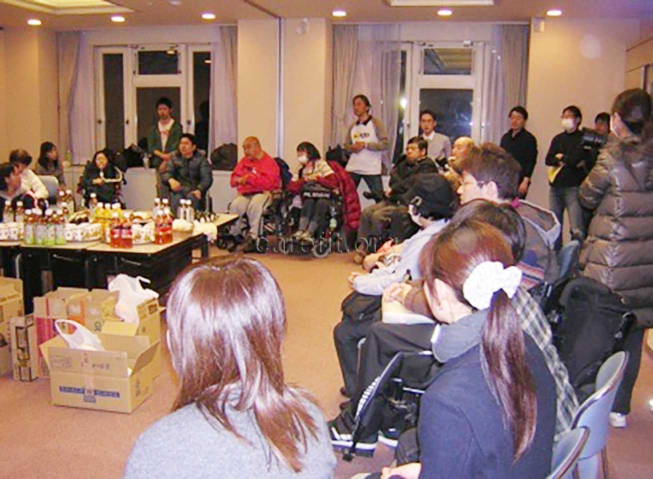 全国障害者総合支援センターへの集団避難では全国の自立生活センターの仲間が出迎えてくれました
