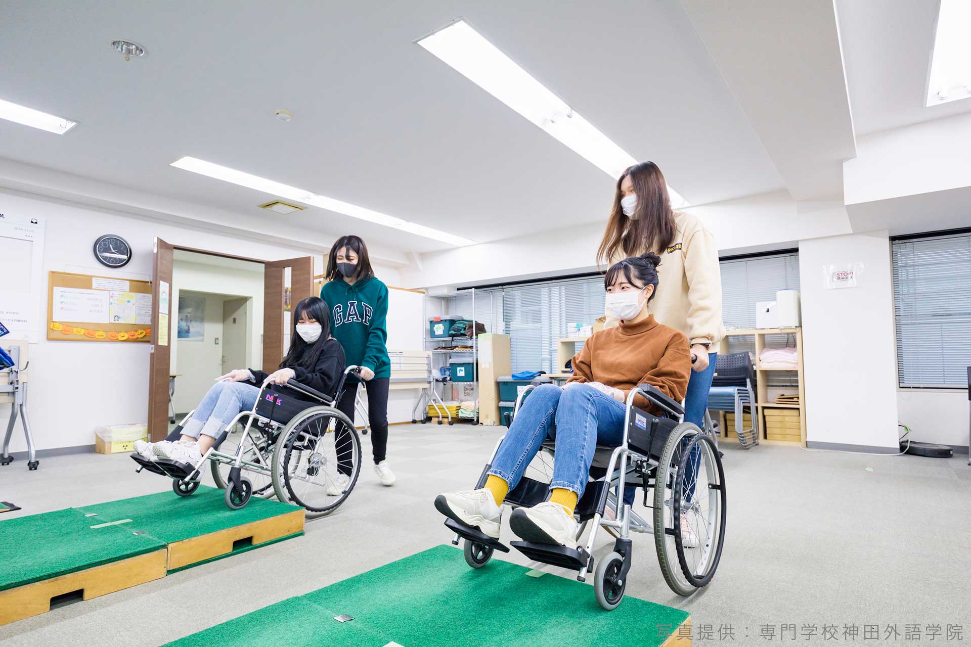 専門学校神田外語学院